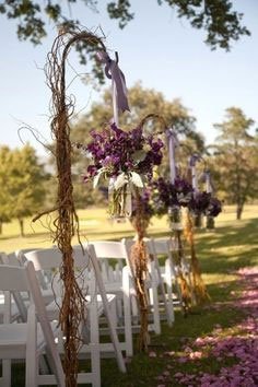 decor allee ceremonie mariage fleurs violette